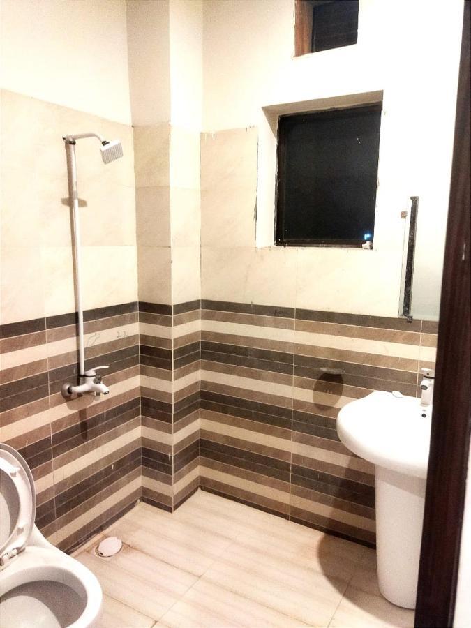 Hotel Royal Sweet Lahore Extérieur photo