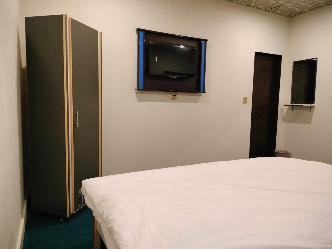 Hotel Royal Sweet Lahore Extérieur photo