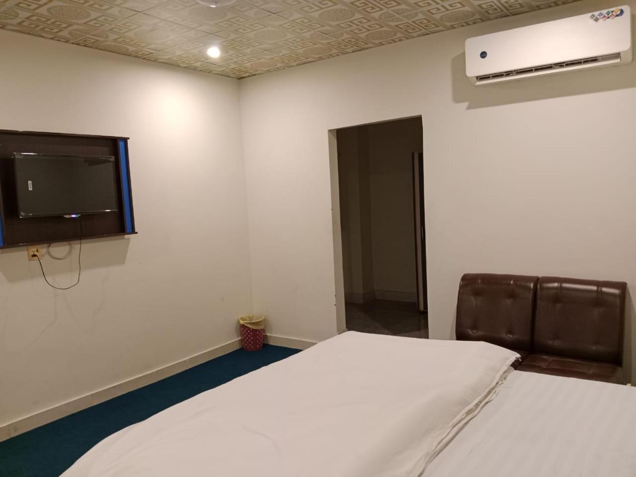 Hotel Royal Sweet Lahore Extérieur photo