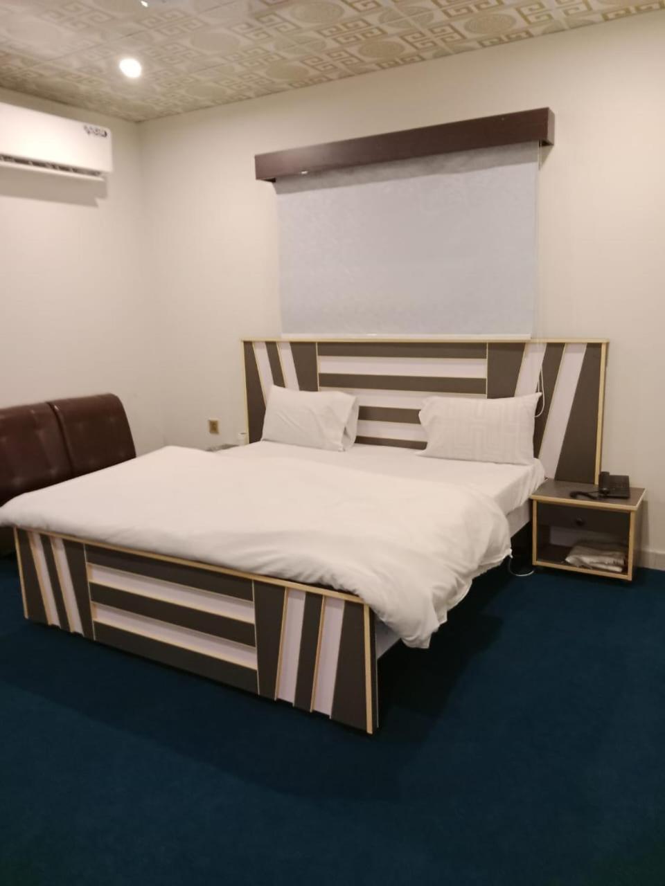 Hotel Royal Sweet Lahore Extérieur photo