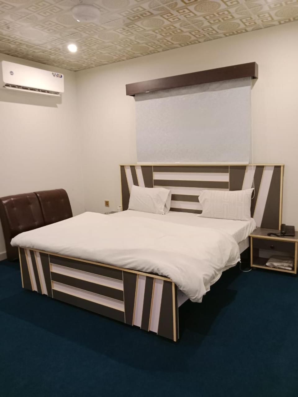 Hotel Royal Sweet Lahore Extérieur photo