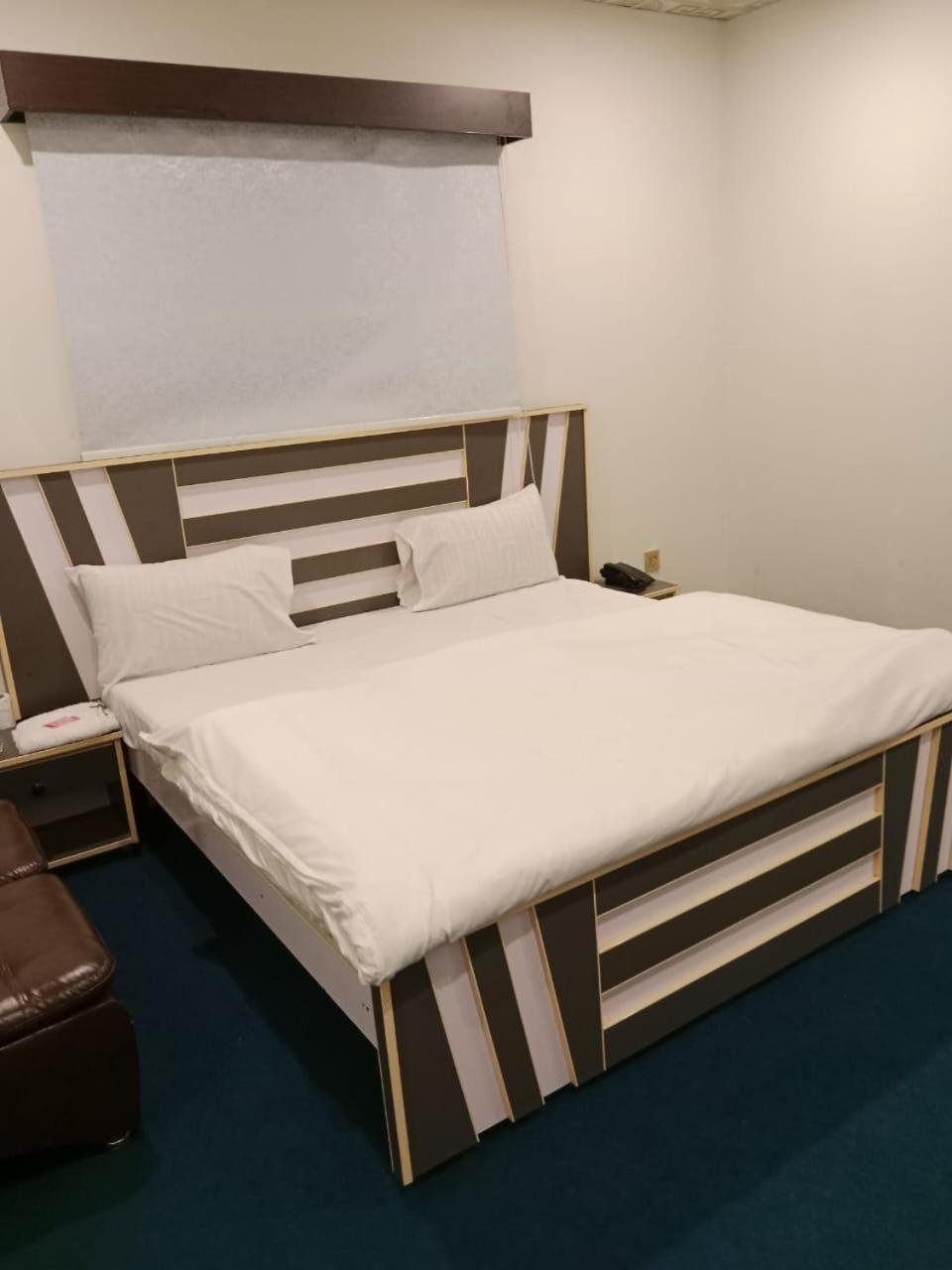 Hotel Royal Sweet Lahore Extérieur photo