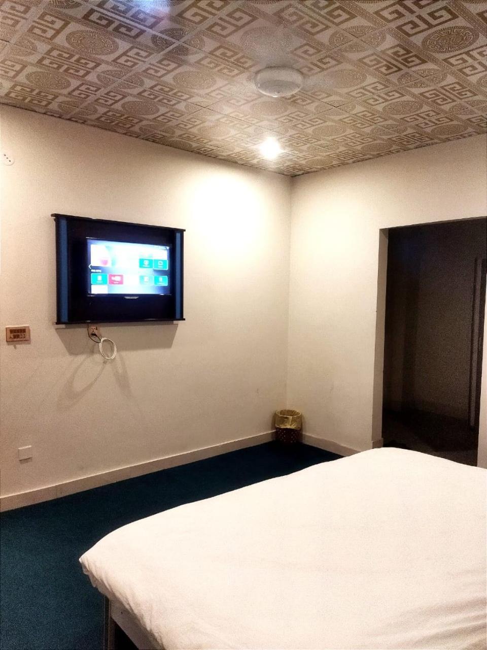 Hotel Royal Sweet Lahore Extérieur photo